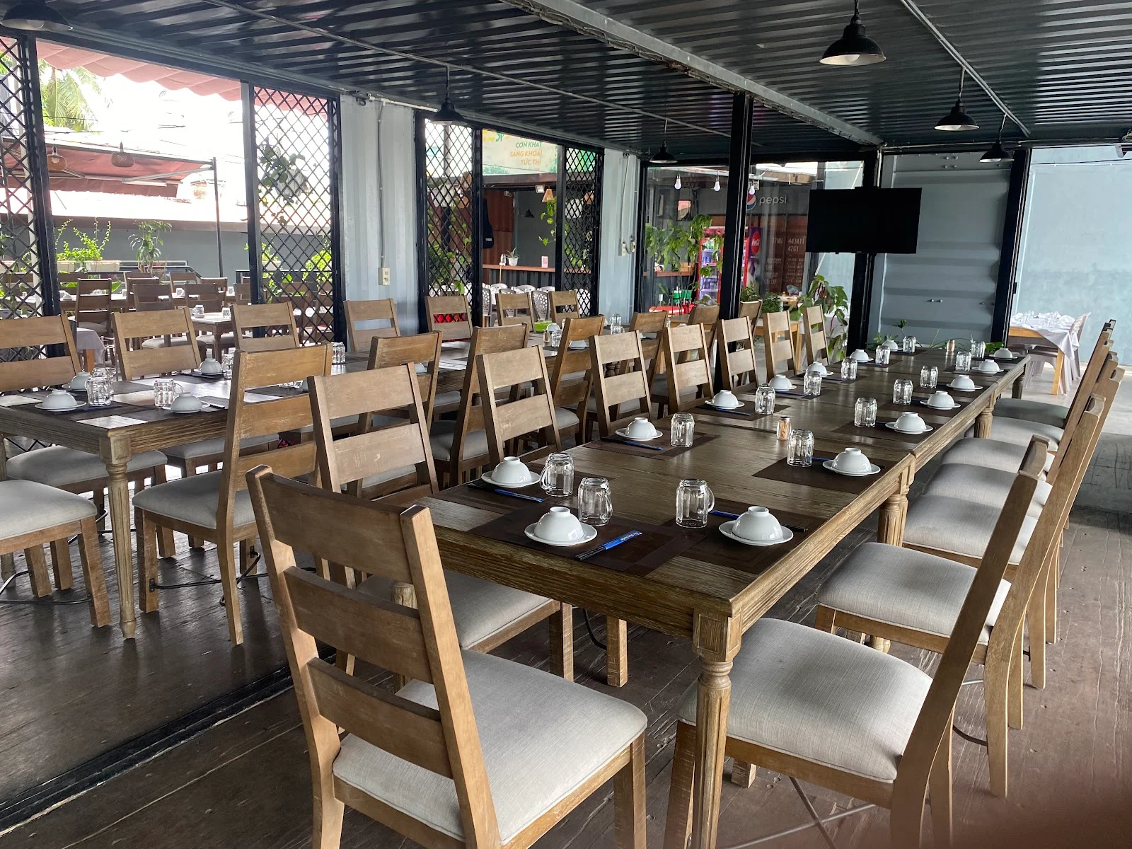 HẢI SẢN BÊN SÔNG